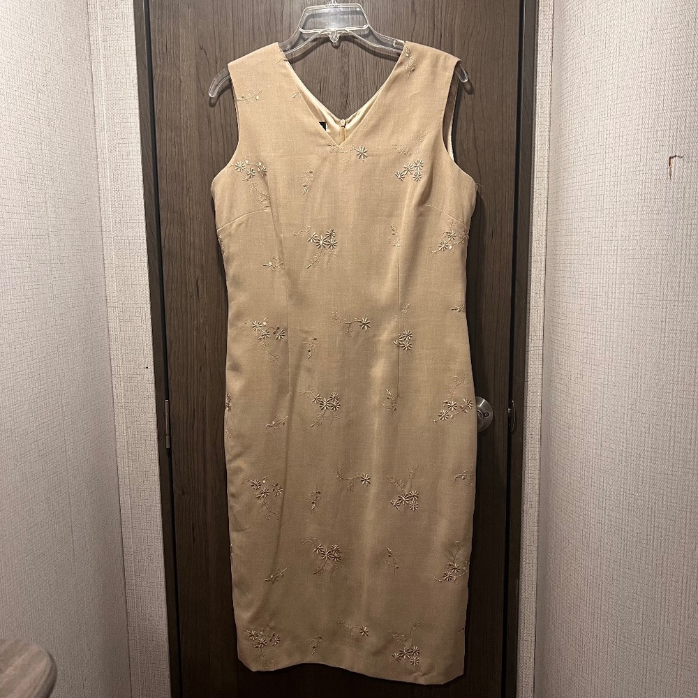 Liz Claiborne Beige Embroidered Sheath Dress Size 10